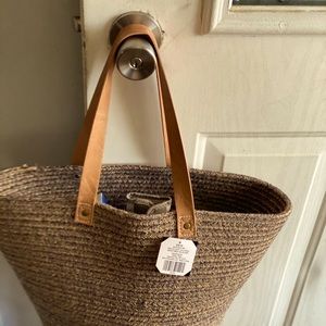 Strong woven tote